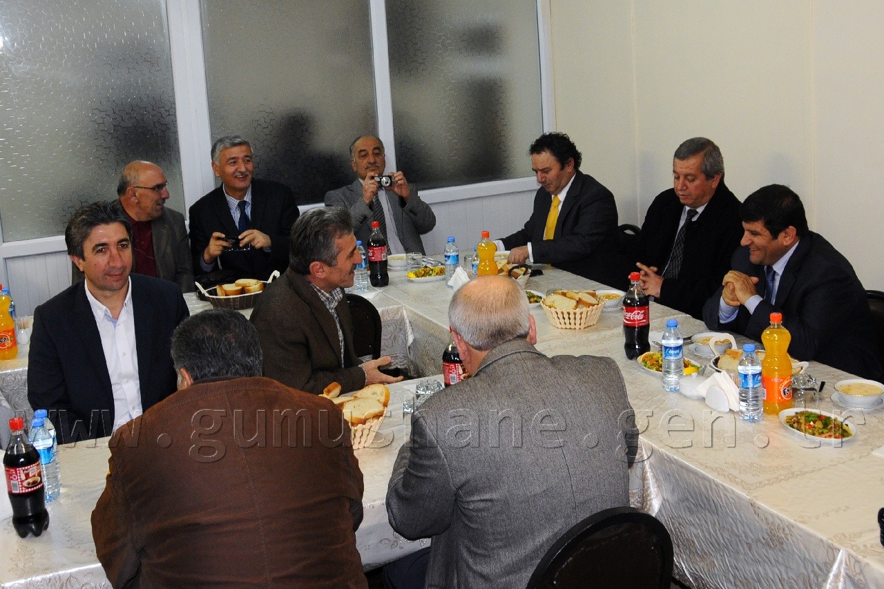 Vali Mayda Sanayici ve İşadamlarıyla Bir Araya Geldi 8