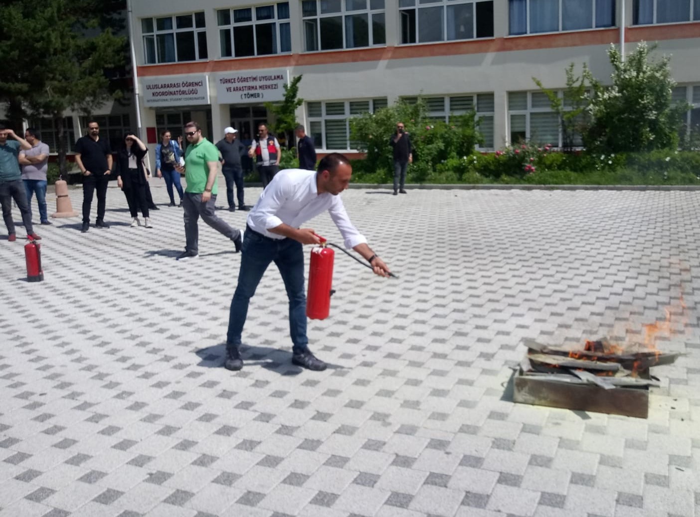 GÜ’de yangın söndürme tatbikatı gerçekleştirildi 2