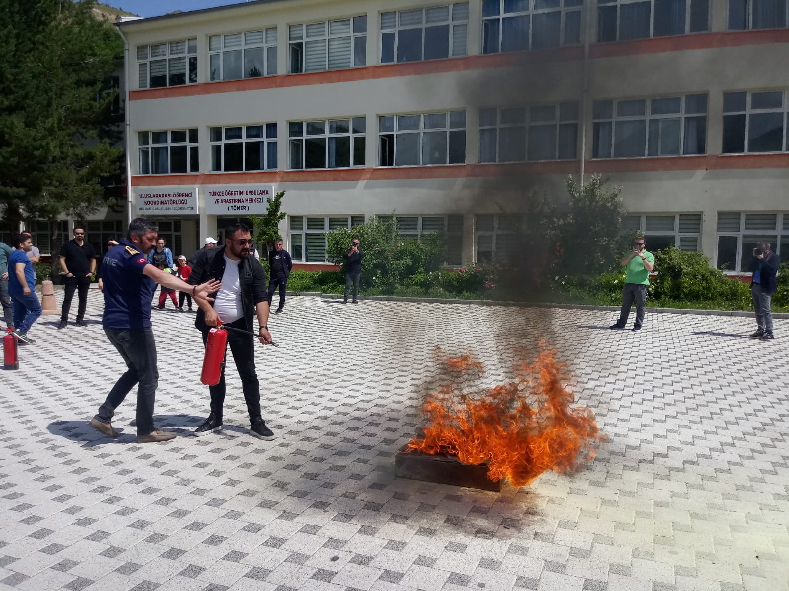 GÜ’de yangın söndürme tatbikatı gerçekleştirildi 3