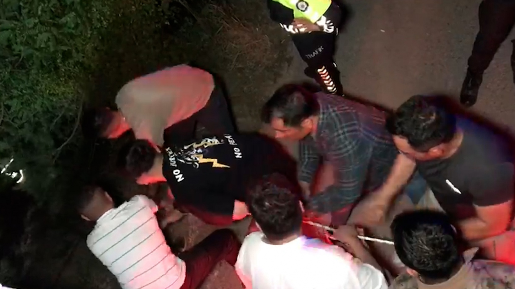 250 metrelik uçuruma yuvarlandı 2