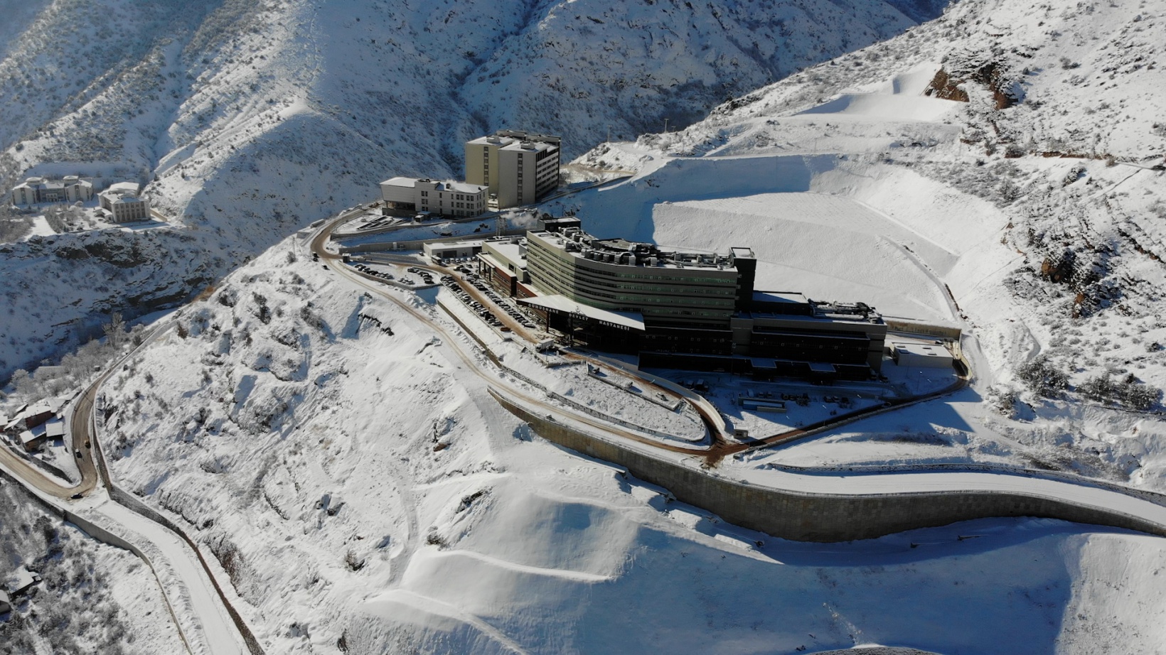 Yeni Devlet Hastanesi’nde yol sorunu çözüm bekliyor 7