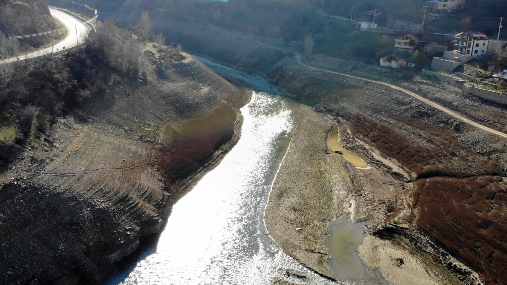 Torul Baraj gölü 45 metre çekildi 2