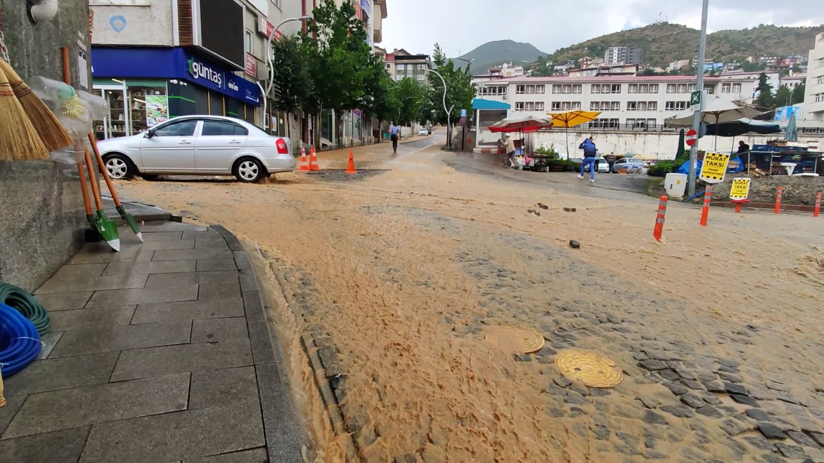 Gümüşhane’de kuvvetli sağanak etkili oldu 6