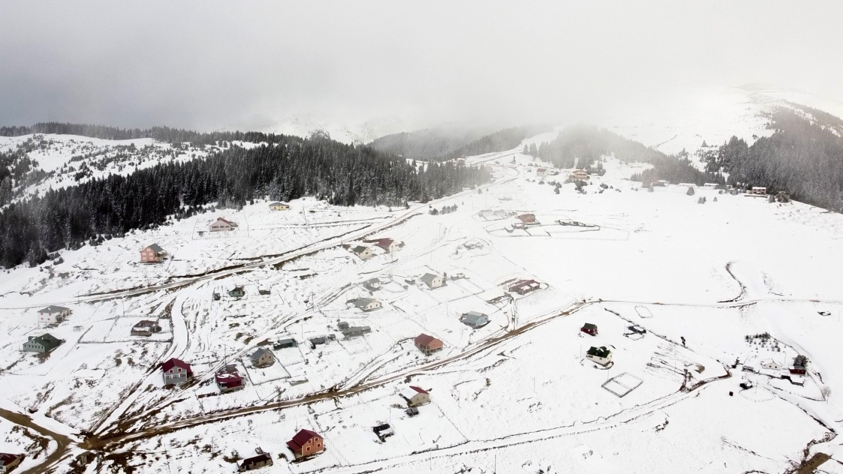 Gümüşhane yaylalarından Nisan ayında kar ve sis manzaraları 5