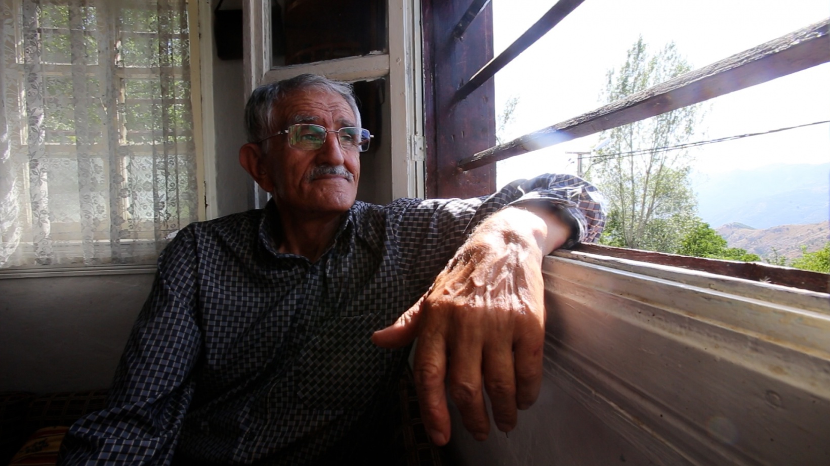 Hem okuyor hem yazıyor hem yapıyor 1