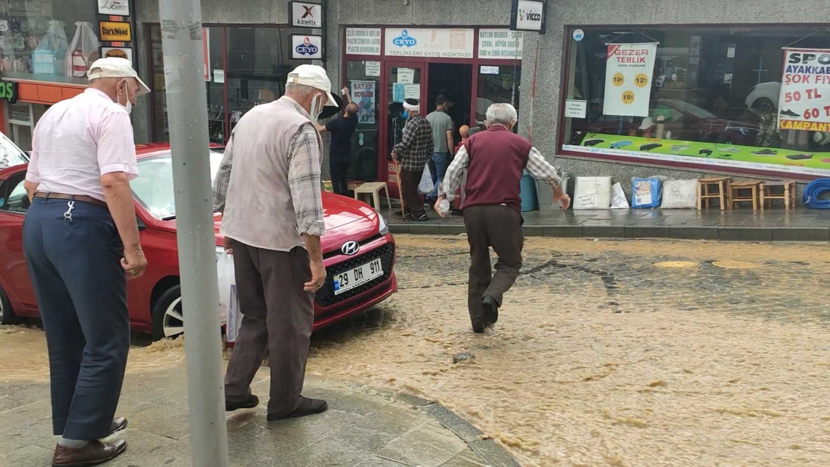 Gümüşhane’de kuvvetli sağanak etkili oldu 3