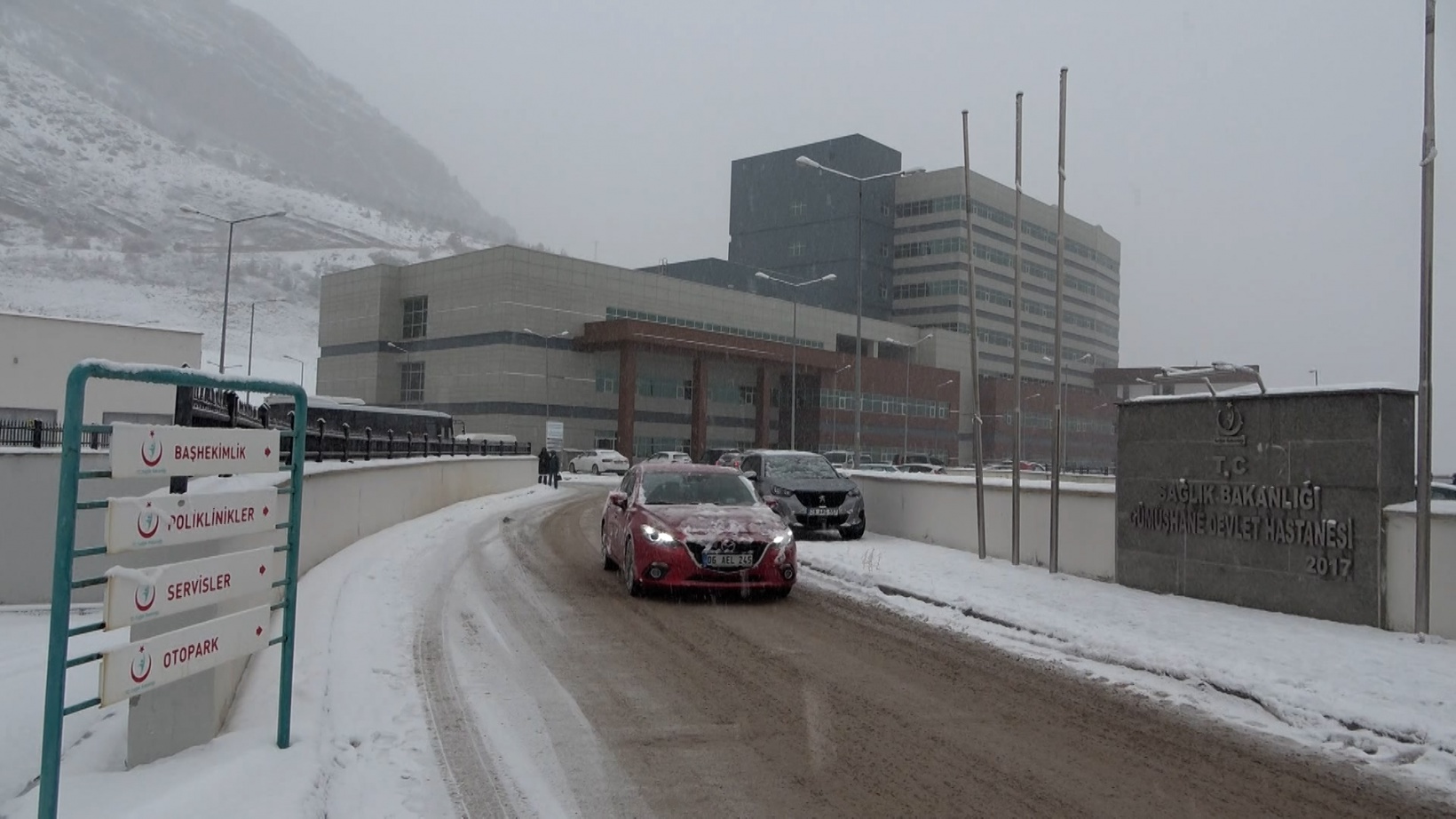 Yeni Devlet Hastanesi’nde yol sorunu çözüm bekliyor 2