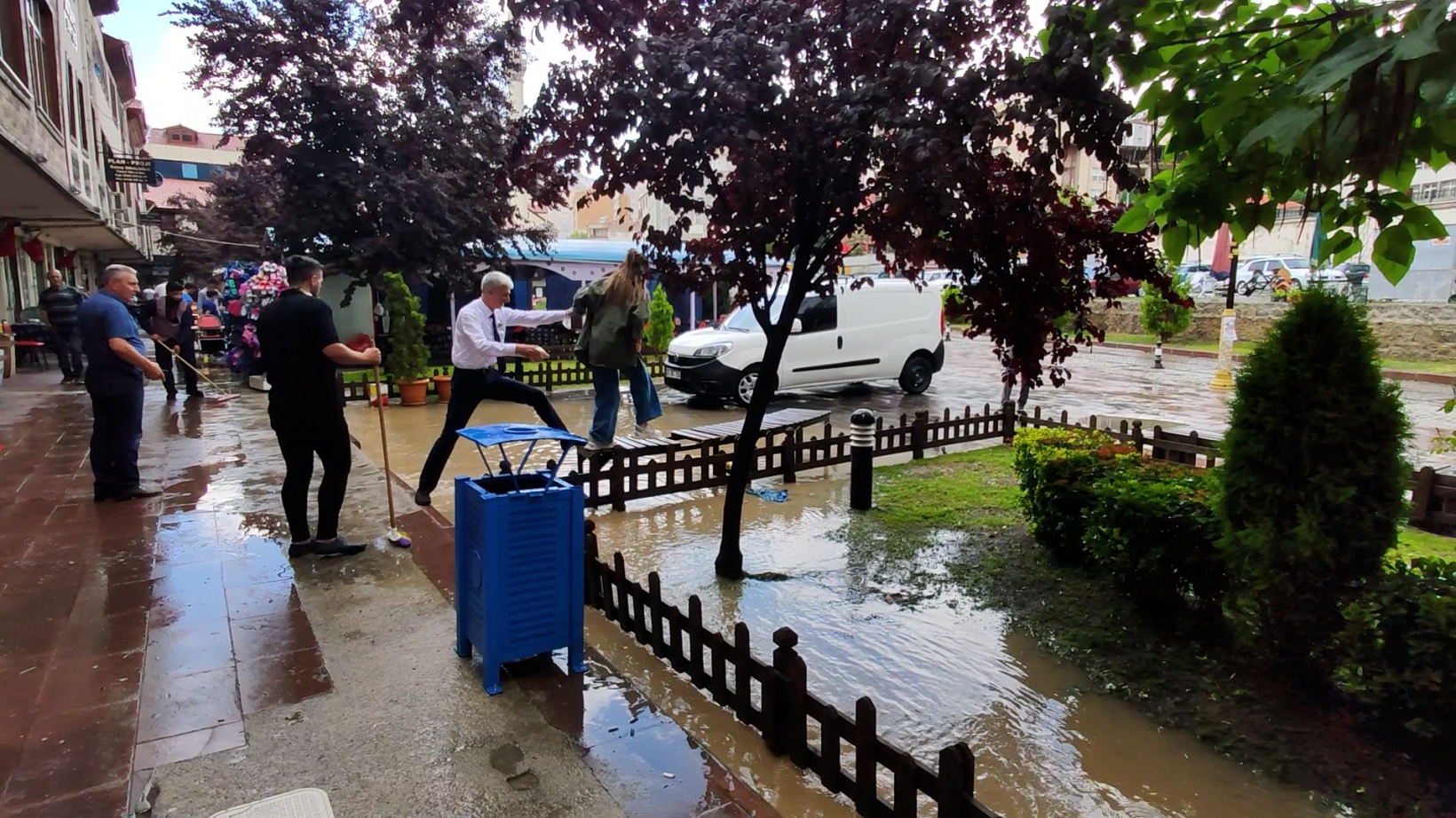 Gümüşhane’de kuvvetli sağanak etkili oldu 14