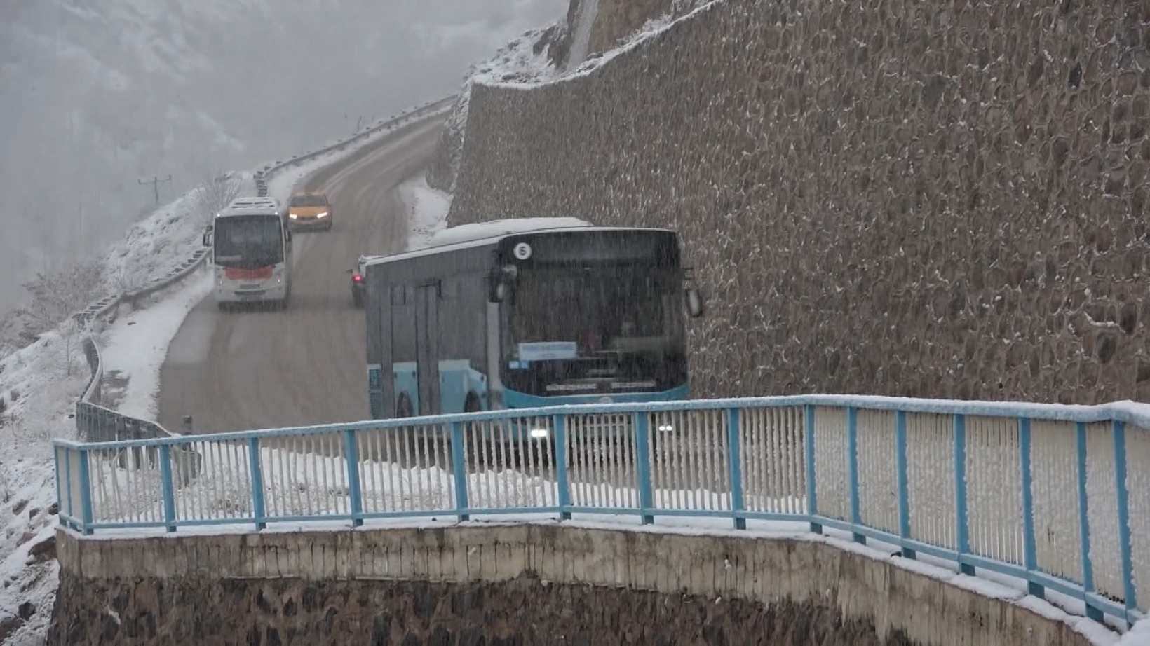 Yeni Devlet Hastanesi’nde yol sorunu çözüm bekliyor 13