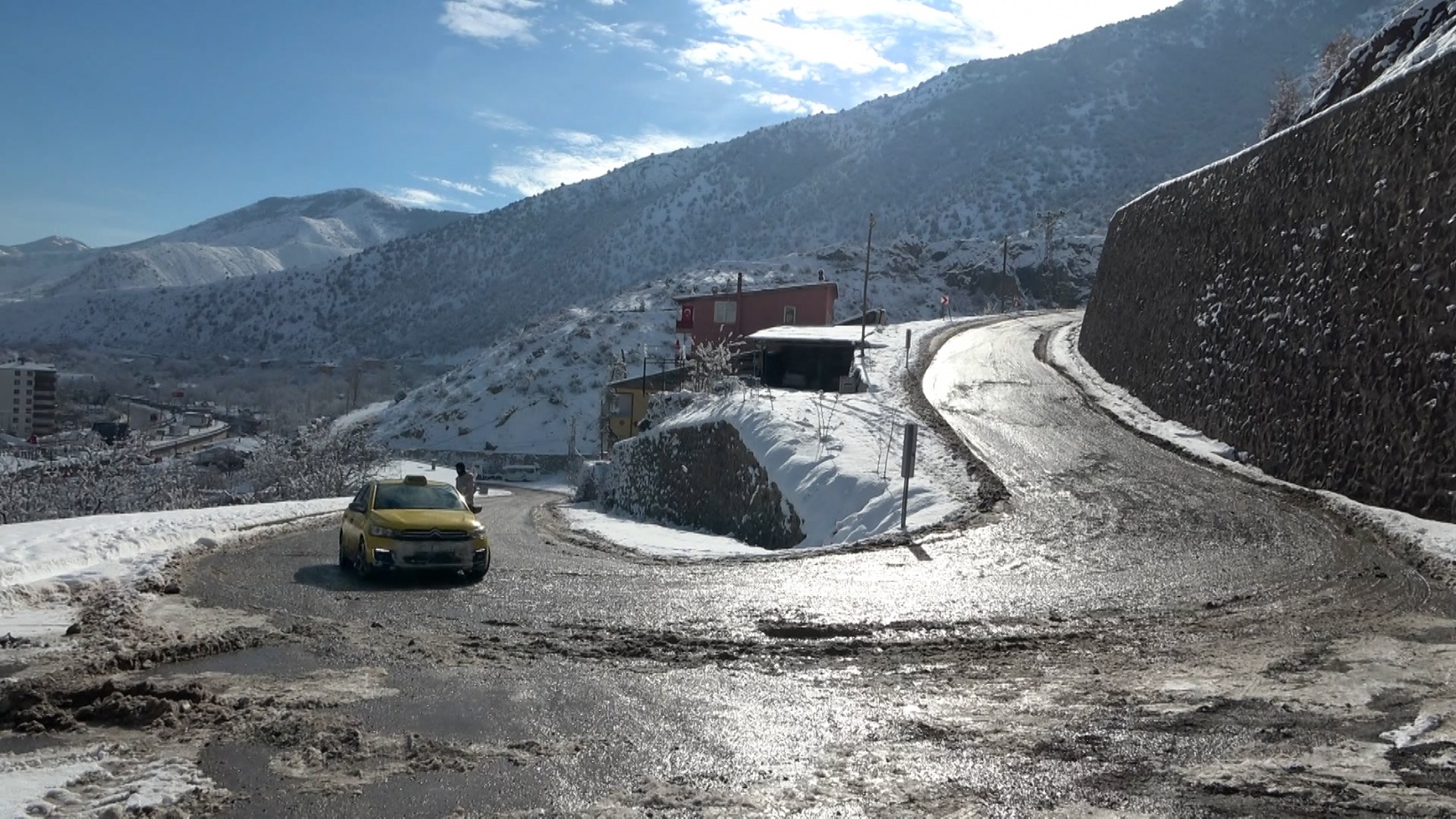 Yeni Devlet Hastanesi’nde yol sorunu çözüm bekliyor 11