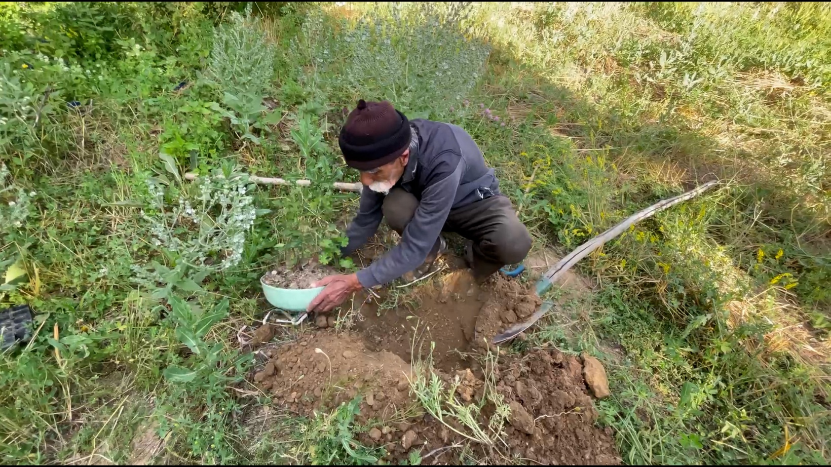 Görmeyen gözleriyle binlerce fidan yetiştirdi 22