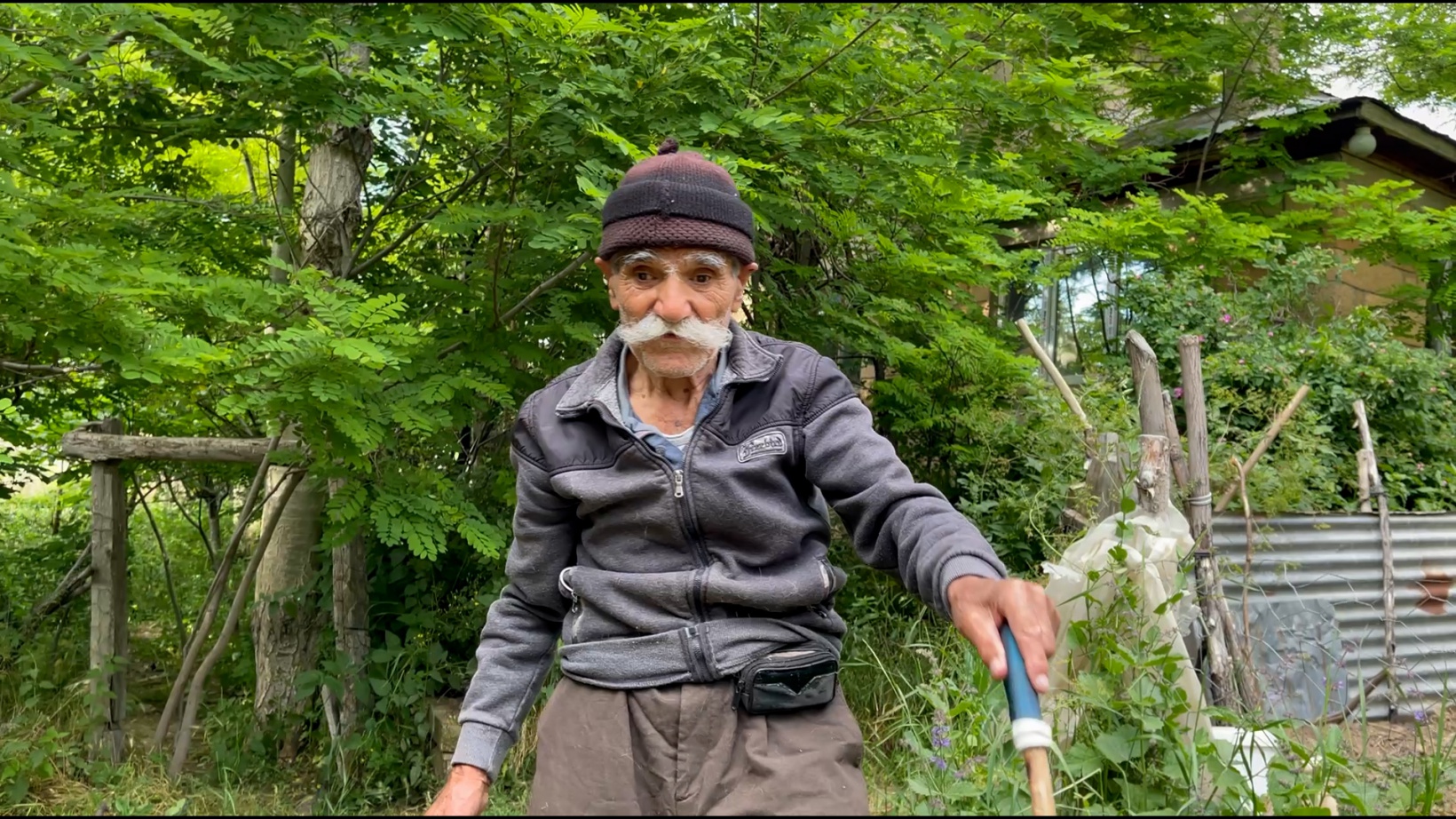 Görmeyen gözleriyle binlerce fidan yetiştirdi 16