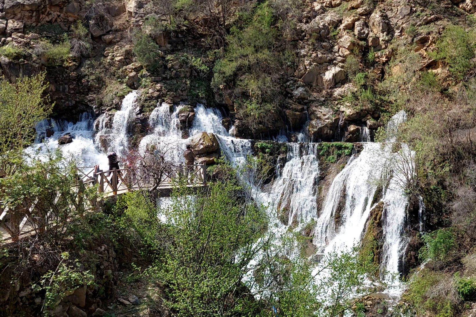 Türkiye’nin en etkileyici şelalelerinden birisi: Tomara 6