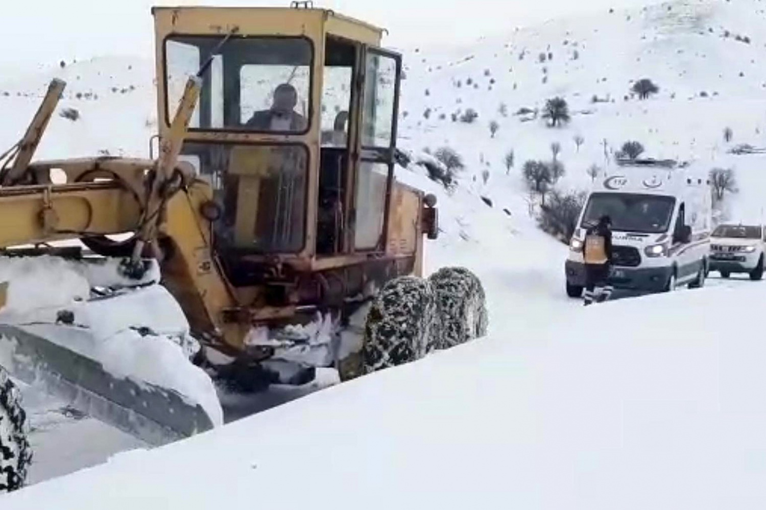 Gümüşhane’de kalp hastası yaşlı adama güçlükle ulaşıldı 2