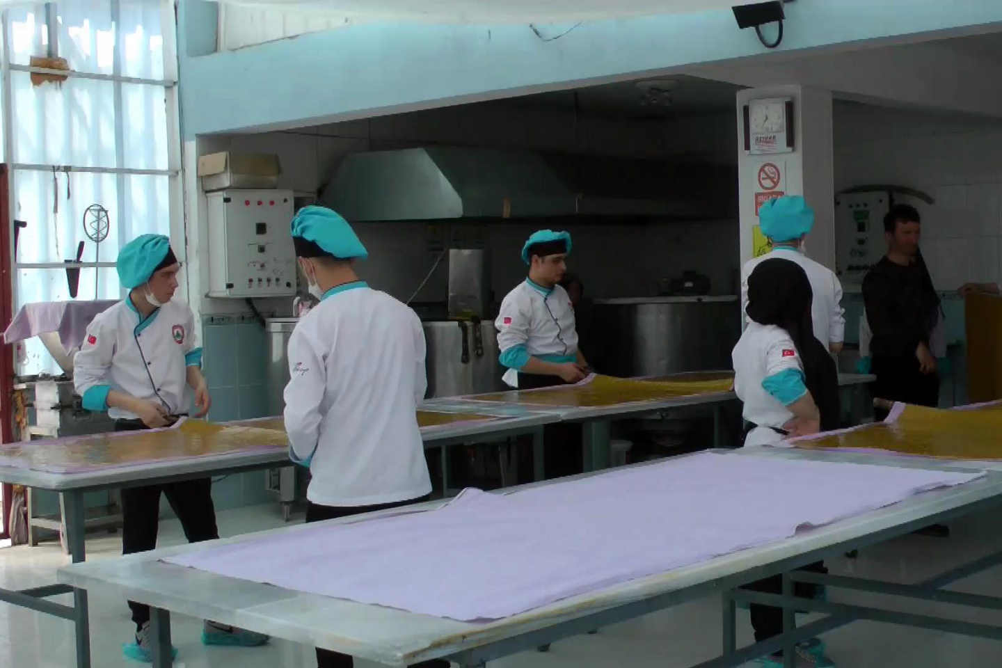 Geleceğin pestil-köme üreticileri işbaşında 2