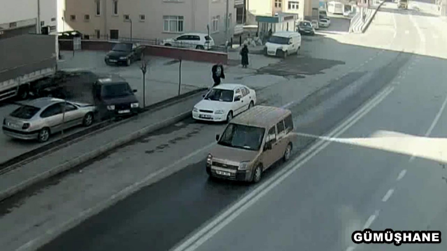 Gümüşhane’de ki kazalar MOBESE kameralarına yansıdı 3