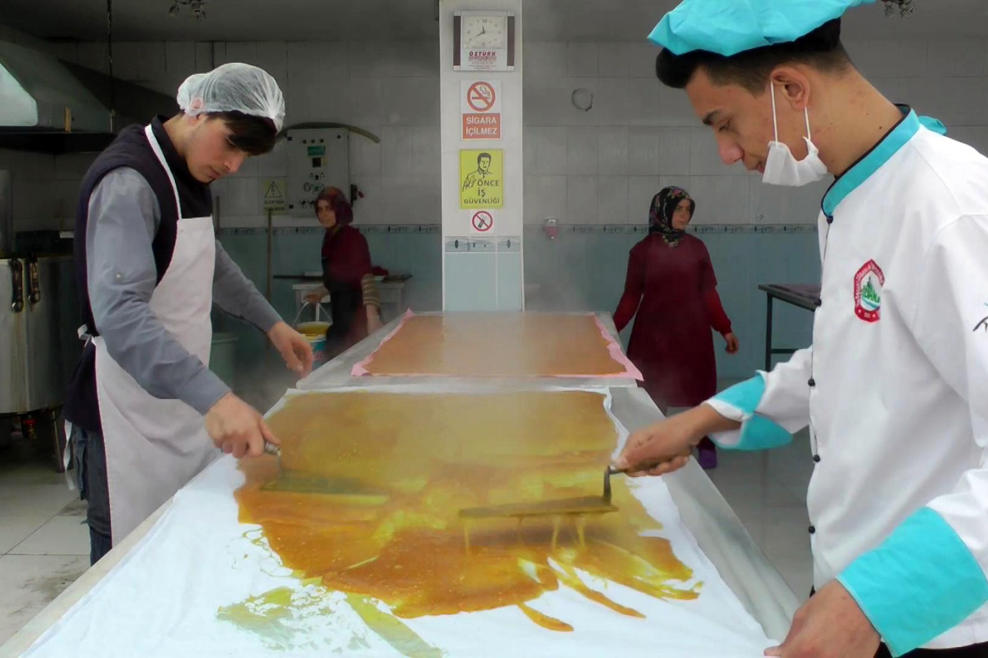 Geleceğin pestil-köme üreticileri işbaşında 10