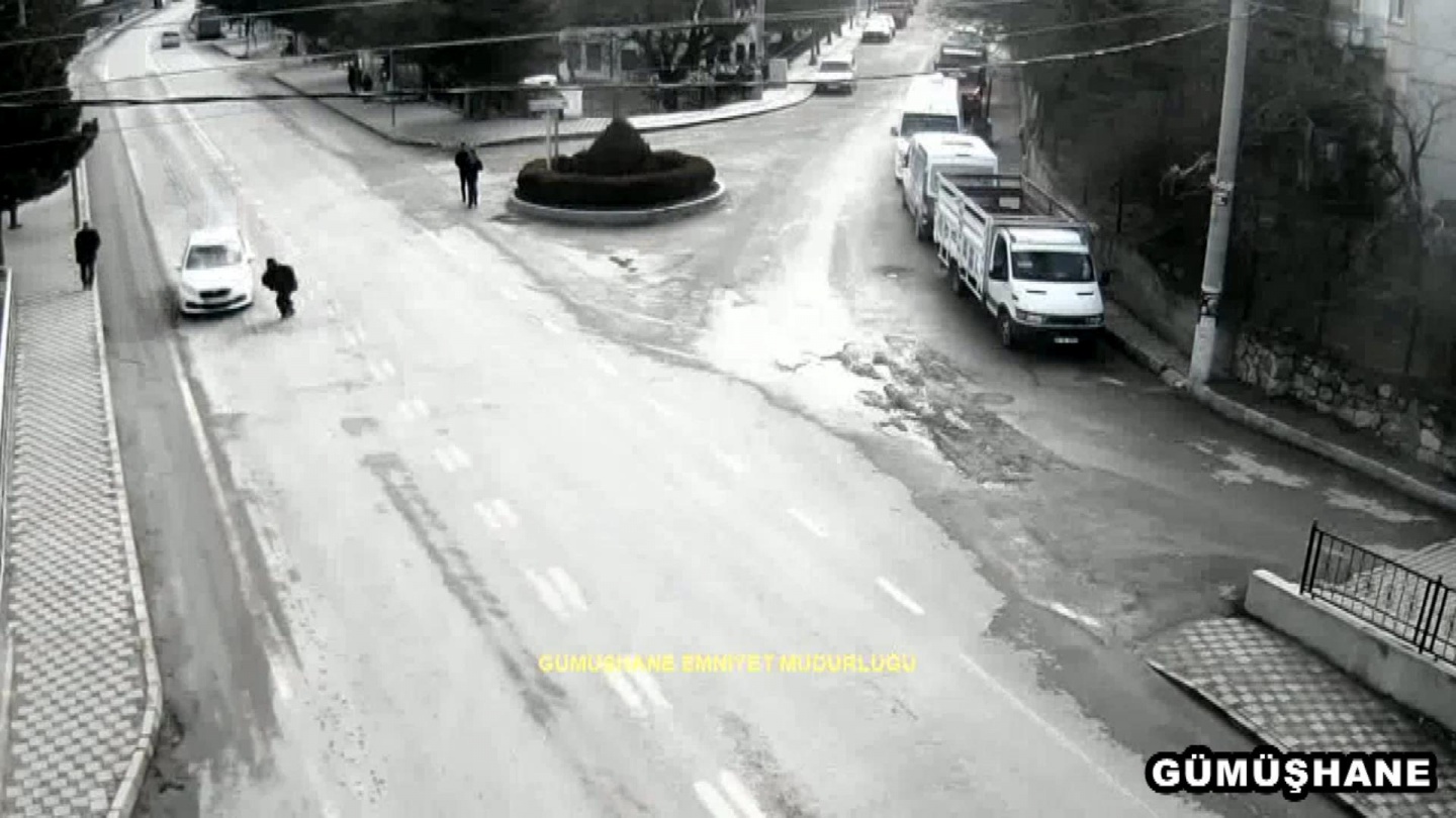 Gümüşhane’de ki kazalar MOBESE kameralarına yansıdı 4