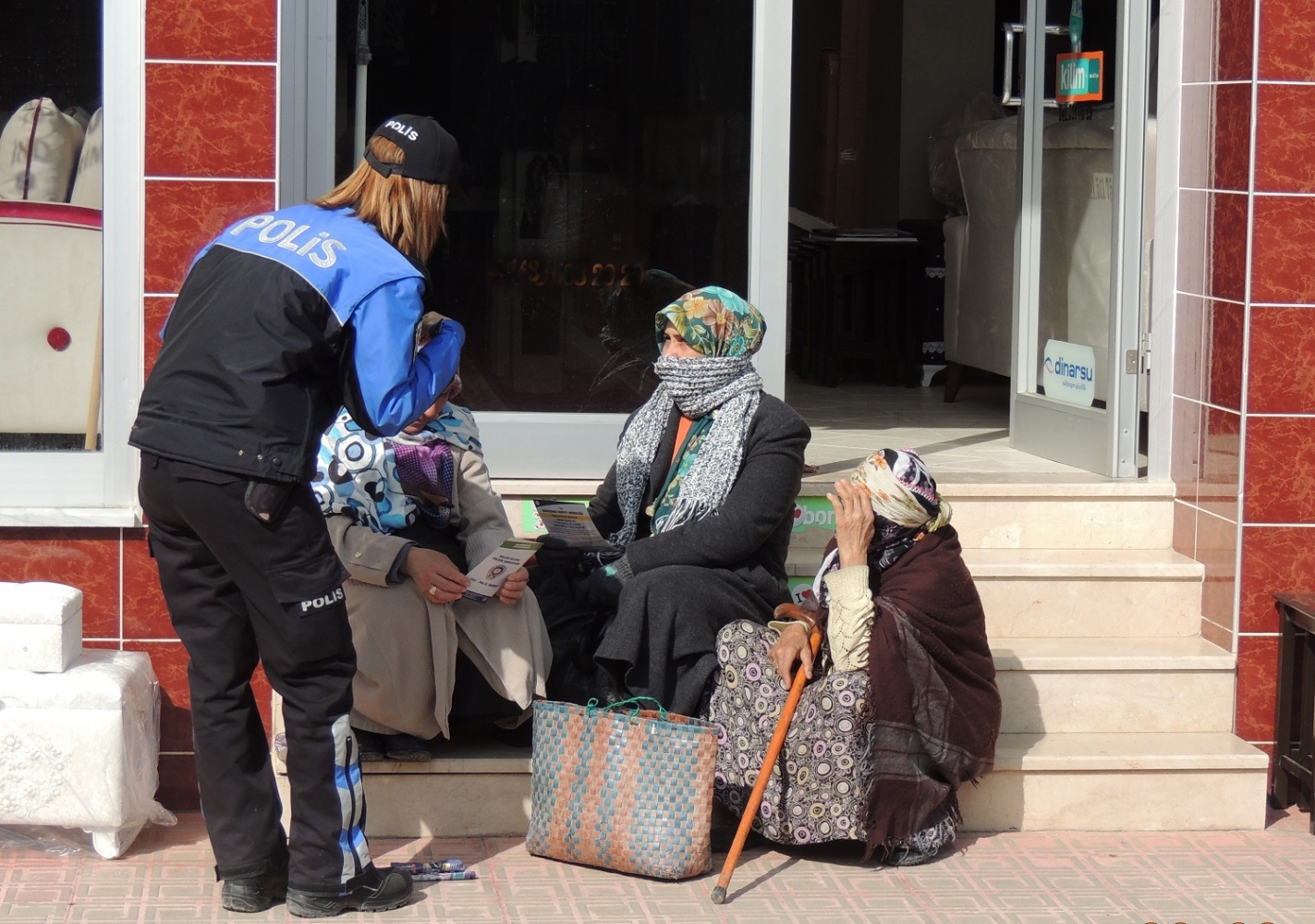 İlçelerdeki vatandaşlar suç çeşitlerine karşı bilgilendirildi 3