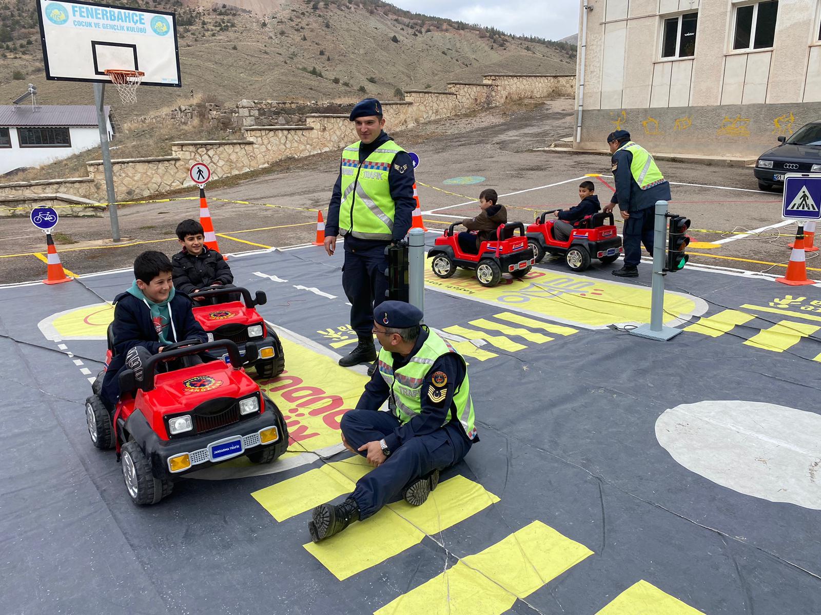 Jandarma’dan trafik eğitimleri 4