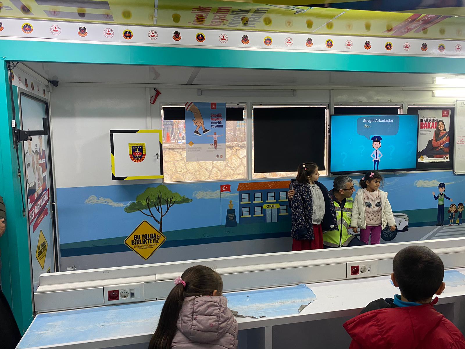 Jandarma’dan trafik eğitimleri 7