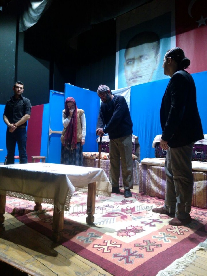 'Bir Nesil Yargılanıyor' sahnelendi 5