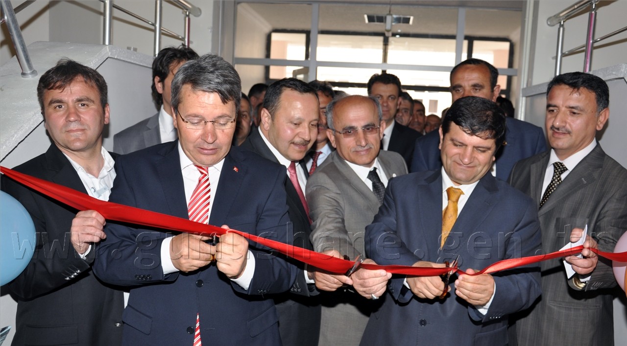 Gümüşhane'de Tübitak Bilim Fuarı Açıldı 1