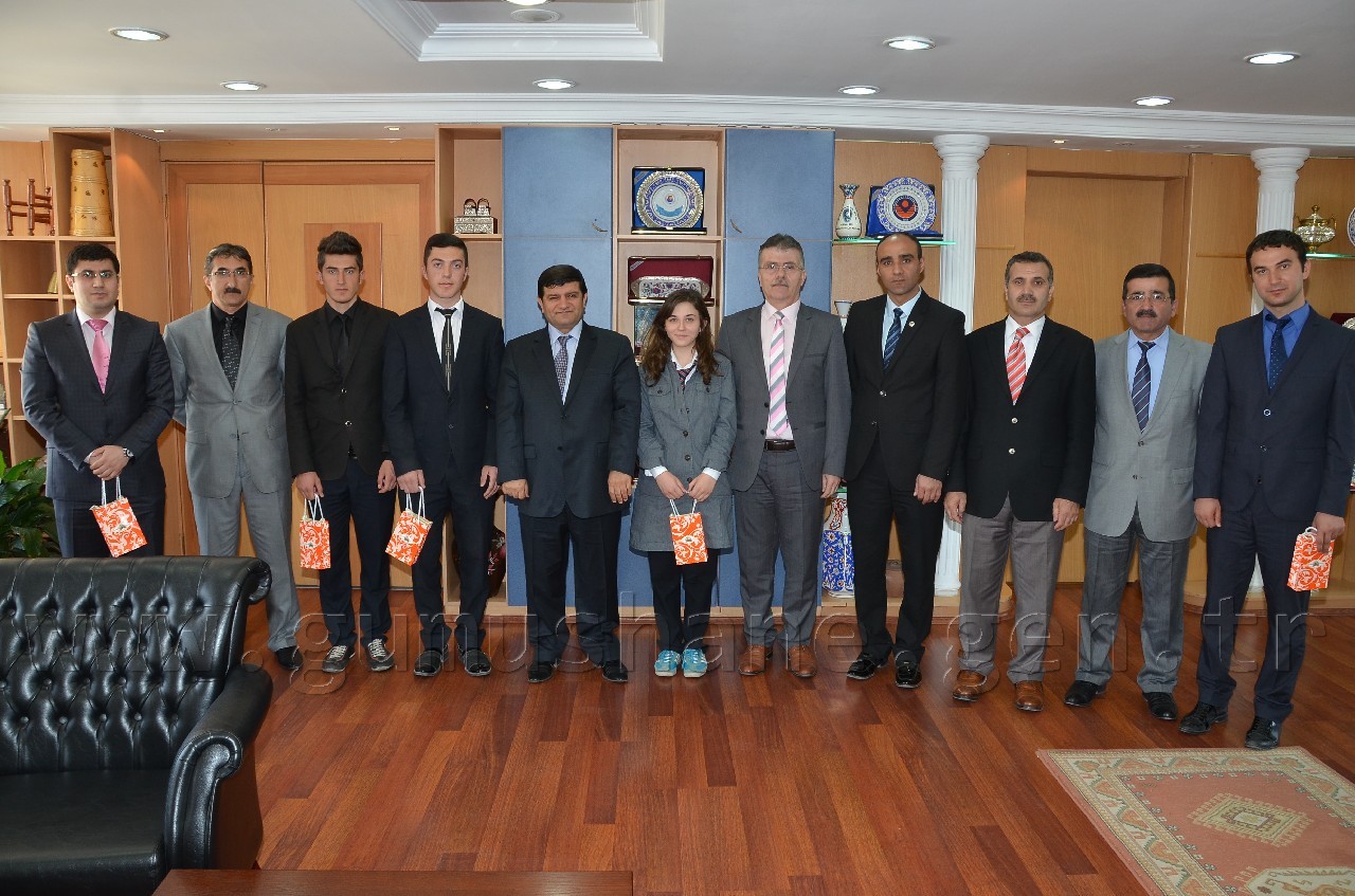 Vali Mayda Başarılı Öğrencileri Kabul Etti 1