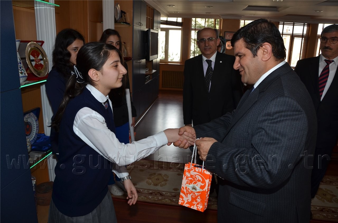 Proje Yarışmasında Dereceye Giren Öğrenciler Vali Mayda'yı Ziyaret Etti 2