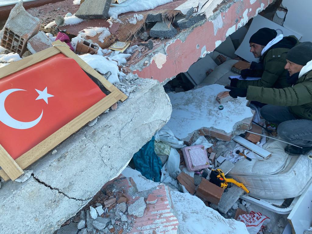 GÜ heyeti hasar tespit çalışmalarına katılıyor 5