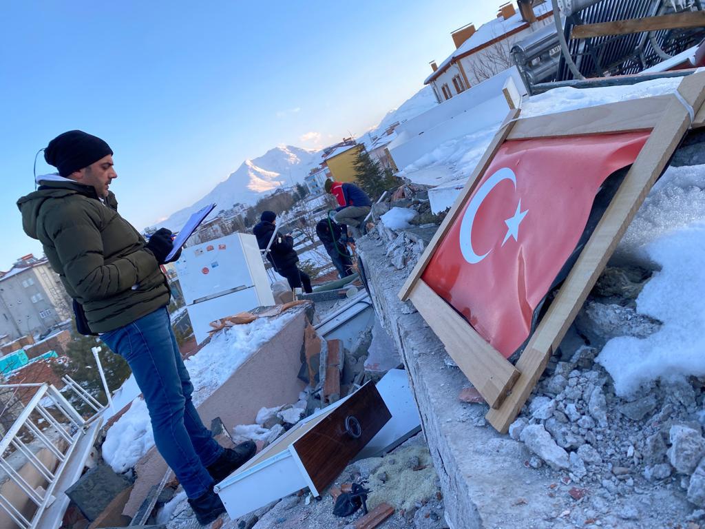 GÜ heyeti hasar tespit çalışmalarına katılıyor 3