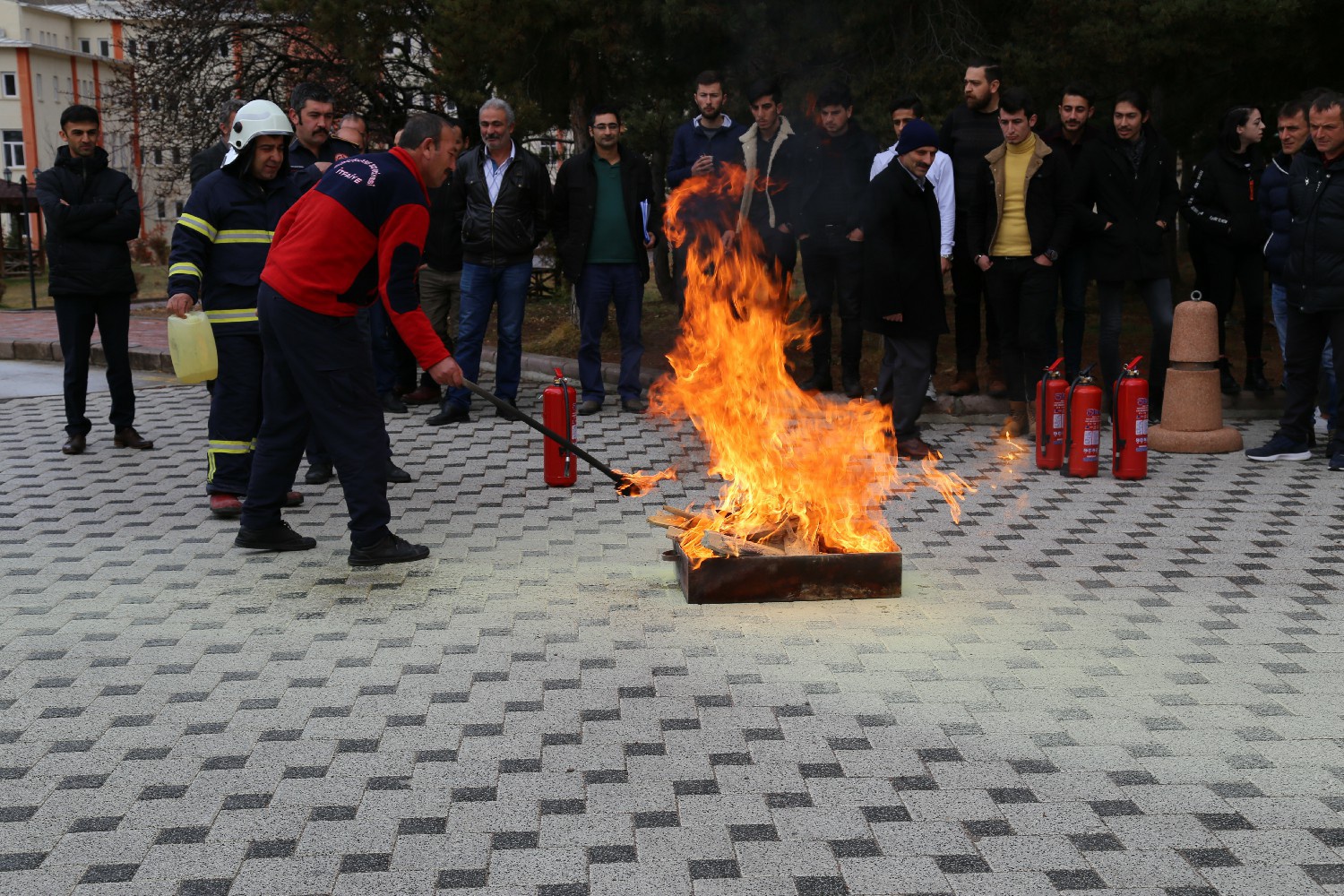 GÜ personeline acil durumlara müdahale eğitimleri verildi 5