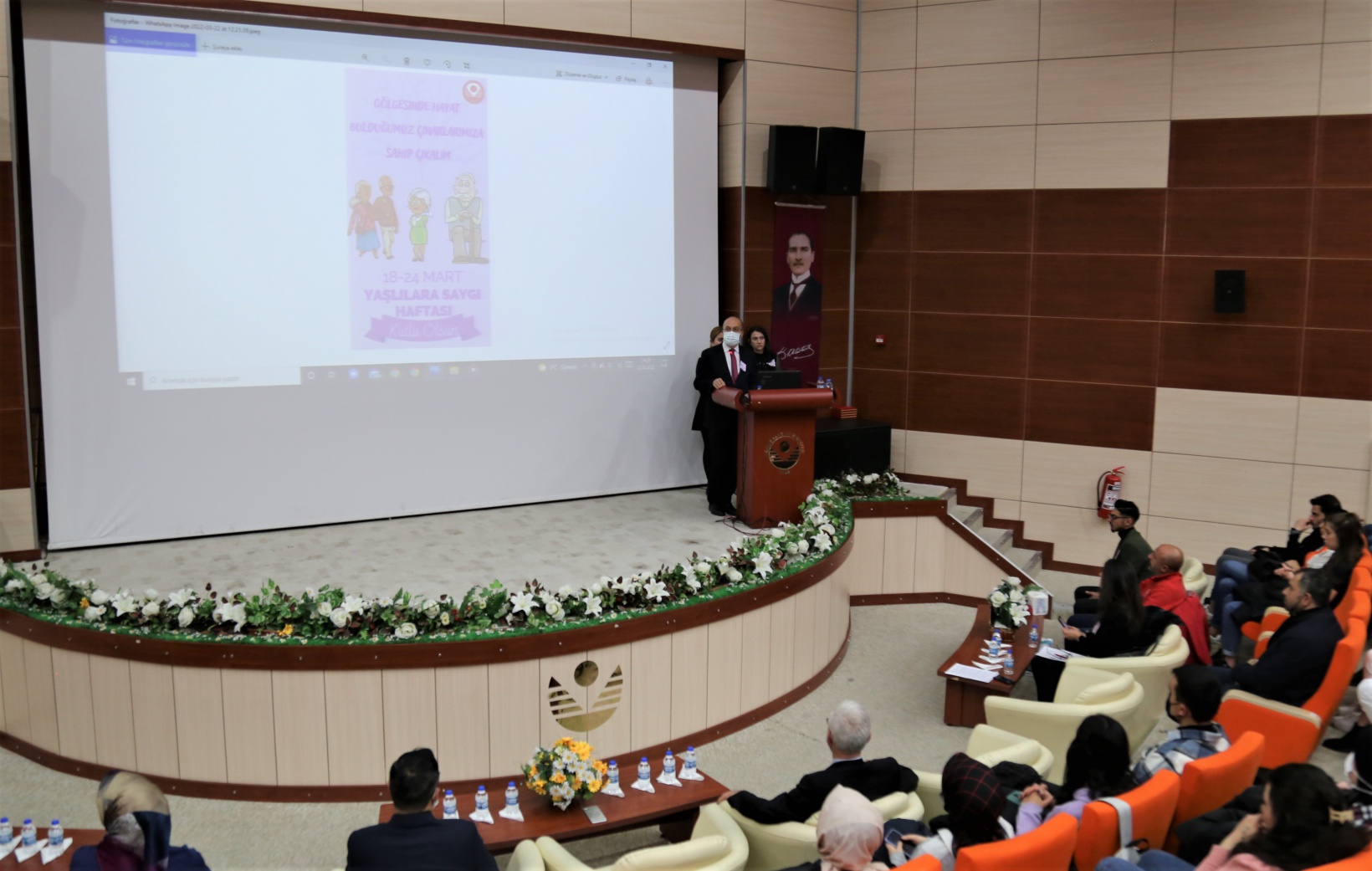 Bir gün boyunca yaşlılara refakat ettiler 7