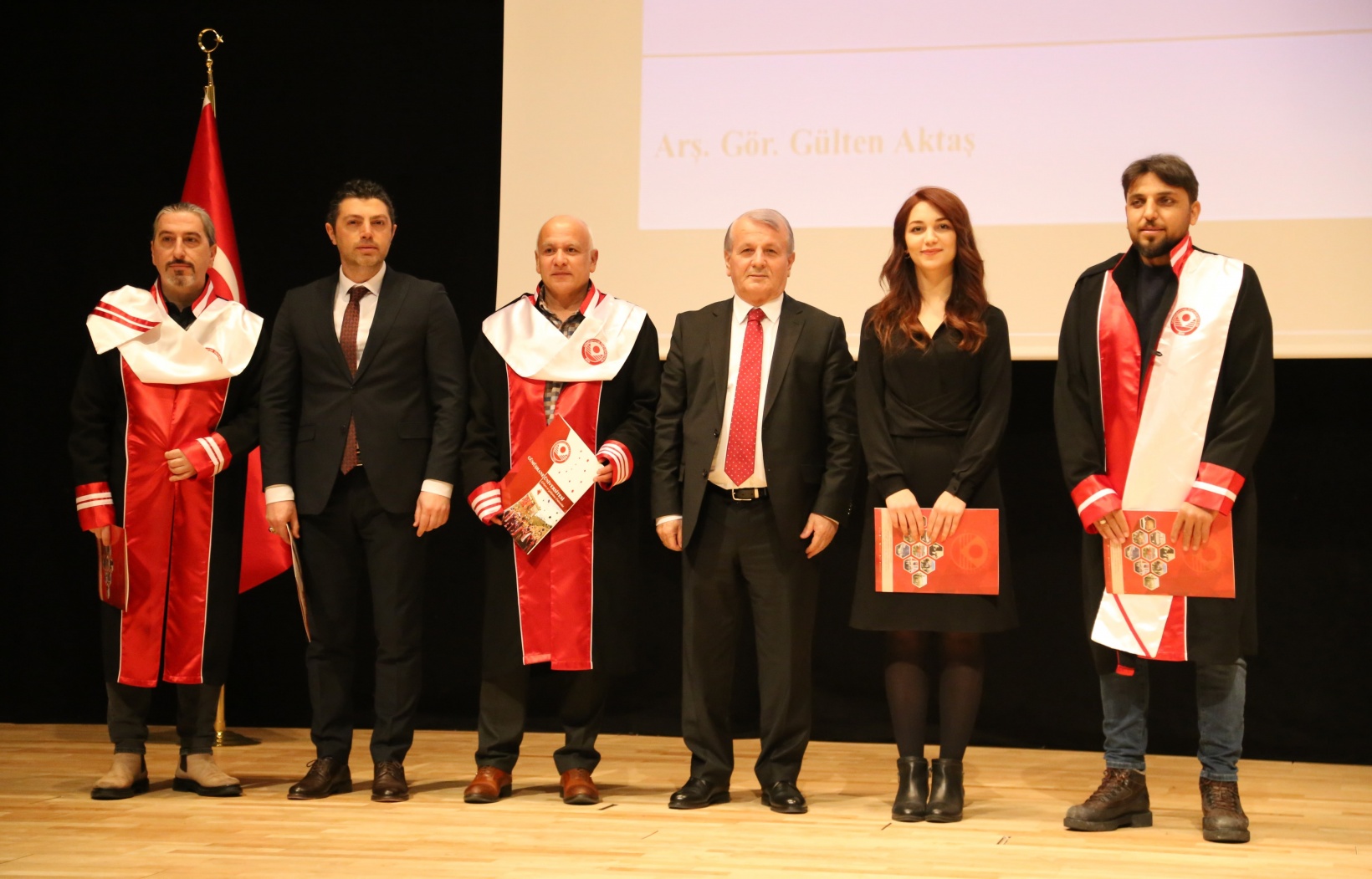 GÜ’de akademik berat ve ödül töreni düzenlendi 9