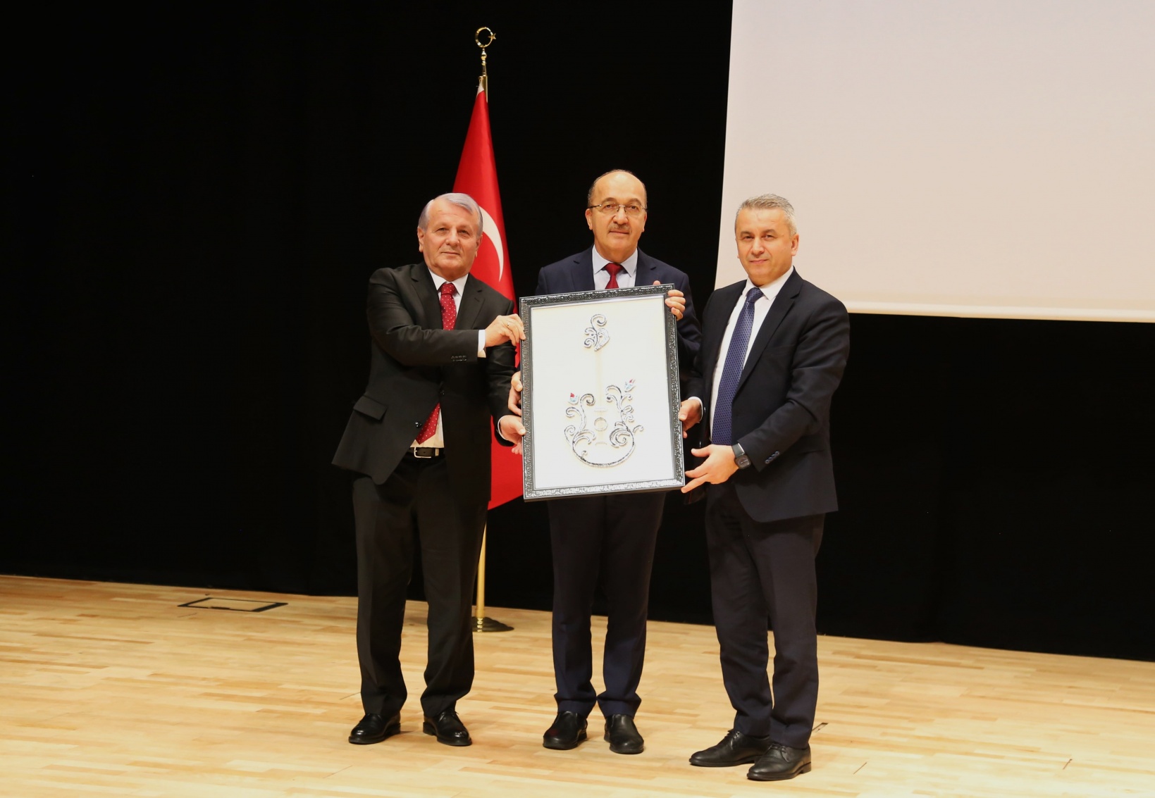 GÜ’de akademik berat ve ödül töreni düzenlendi 1