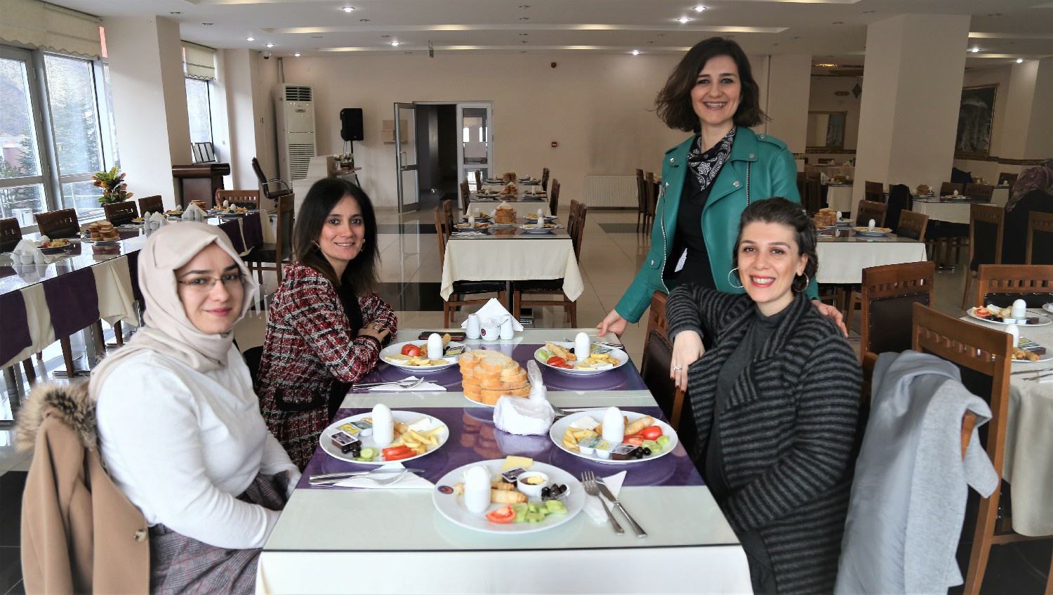 GÜ’de kadınlara yönelik kahvaltı programı düzenlendi 6