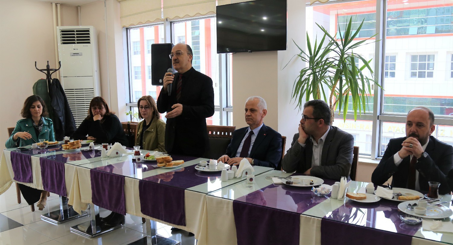 GÜ’de kadınlara yönelik kahvaltı programı düzenlendi 4