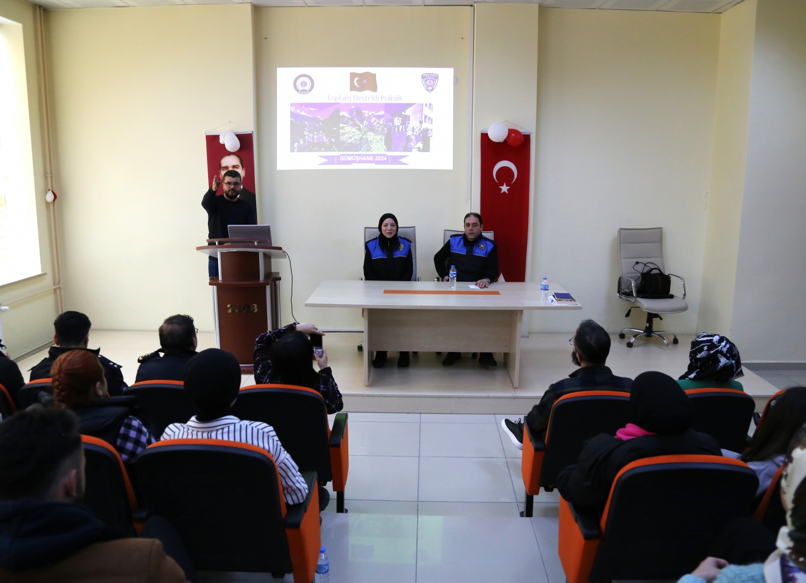 Polislik üniversite öğrencilerine tanıtıldı 3