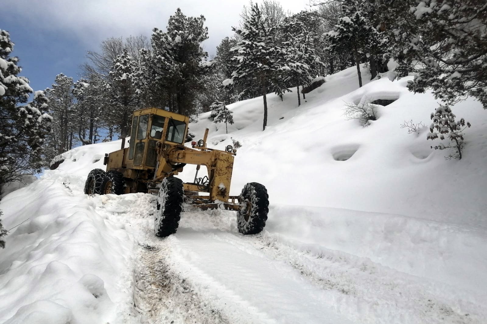 Gümüşhane’de kapalı köy yolu kalmadı 7