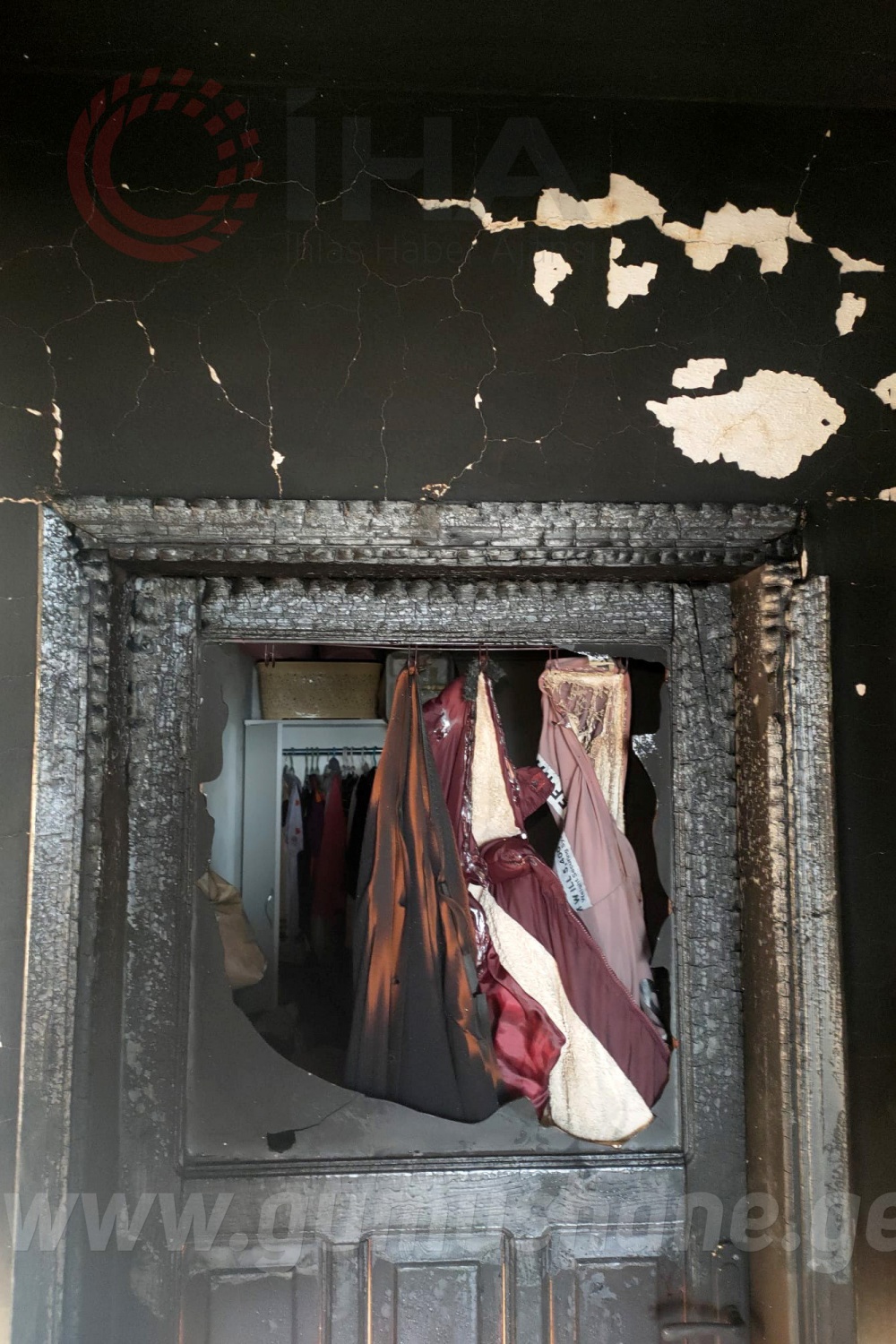 Çakmakla oynayan çocuğun çıkardığı yangın evi kullanılmaz hale getirdi 6