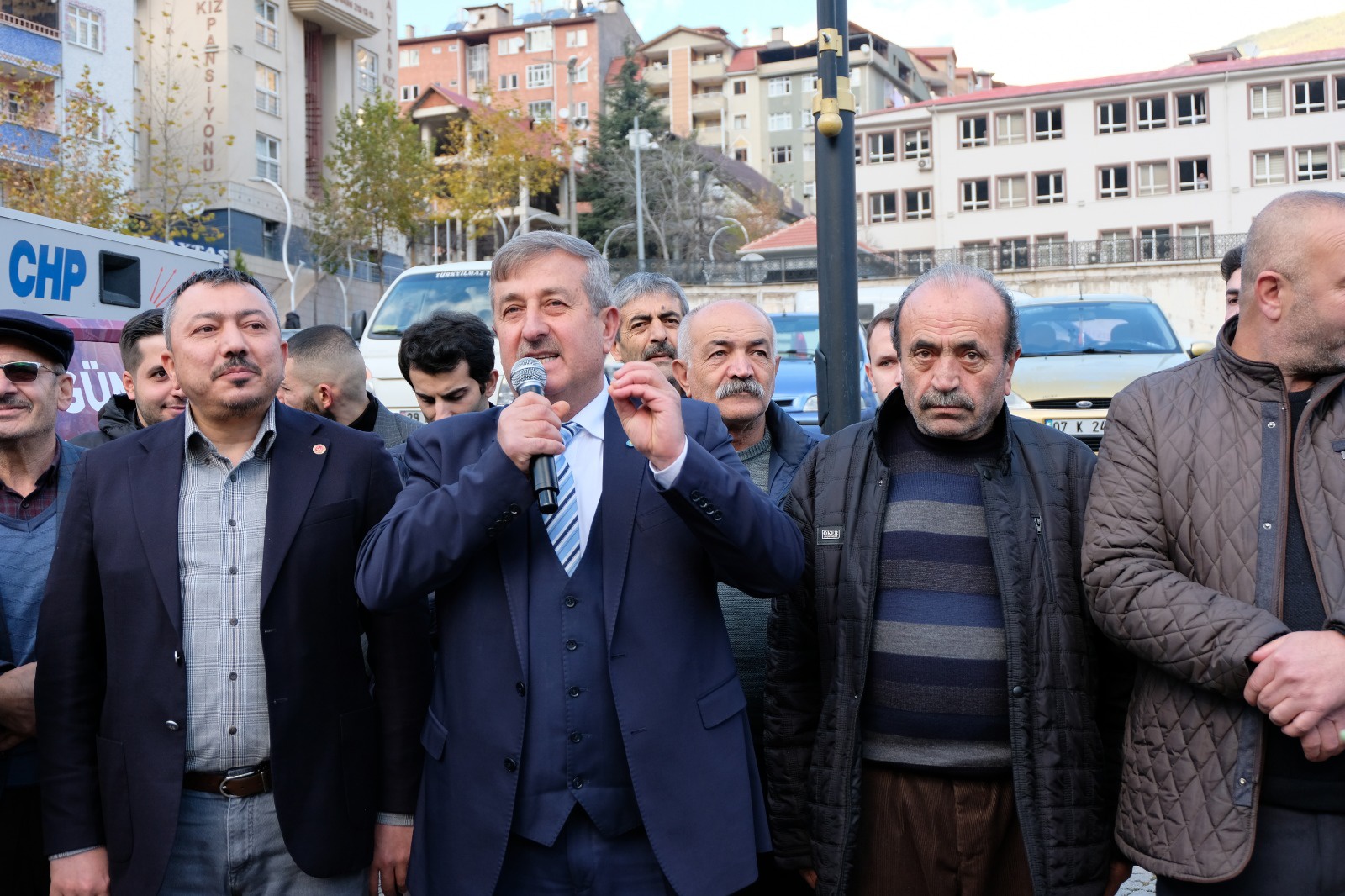 Ekrem İmamoğlu’na verilen ceza Gümüşhane’de protesto edildi  4