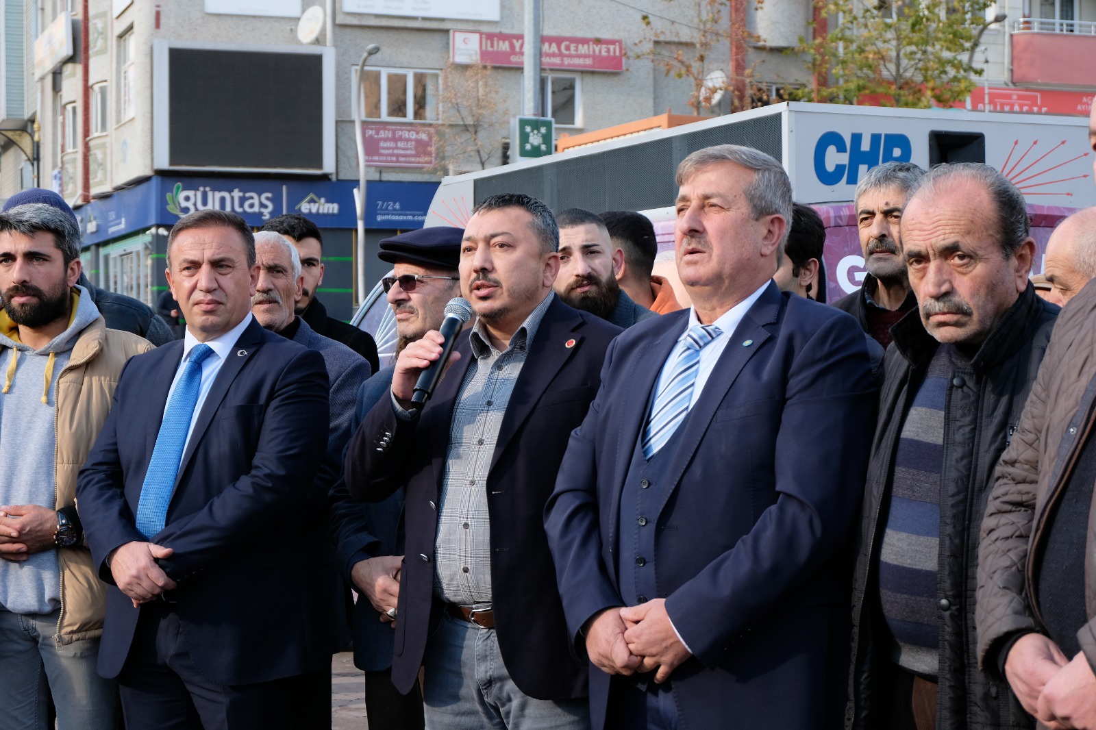 Ekrem İmamoğlu’na verilen ceza Gümüşhane’de protesto edildi  1