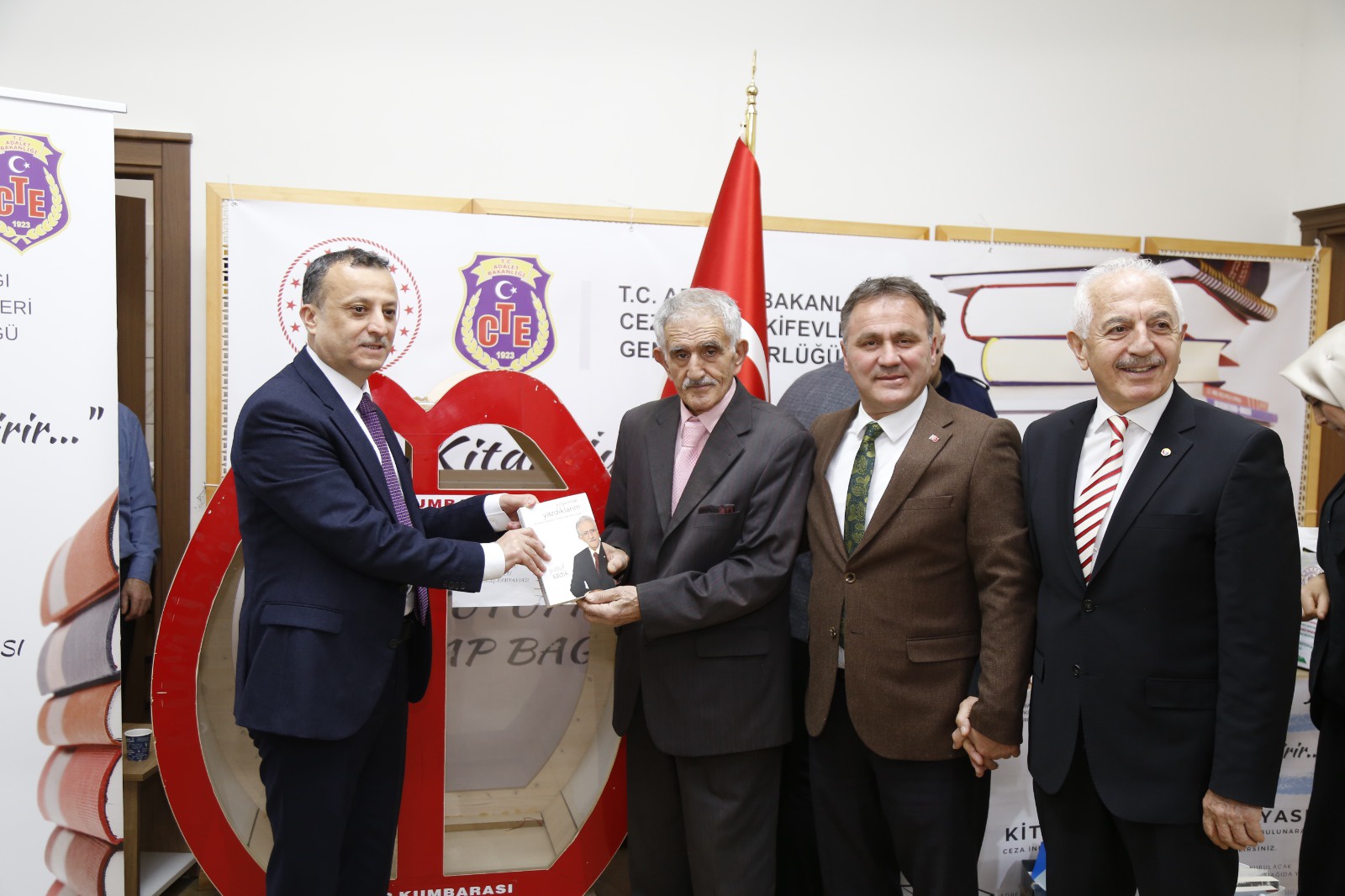 Gümüşhane’de hükümlüler için kitap bağış kampanyası başlatıldı 5