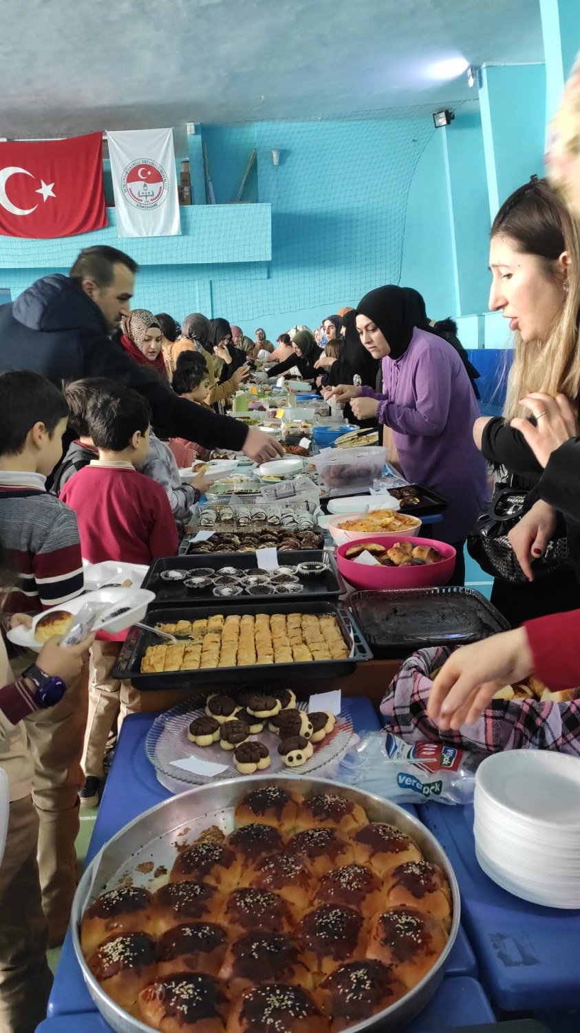 Yunus Emre’ye bir doğum günü hediyesi de Dumlupınar’dan 9