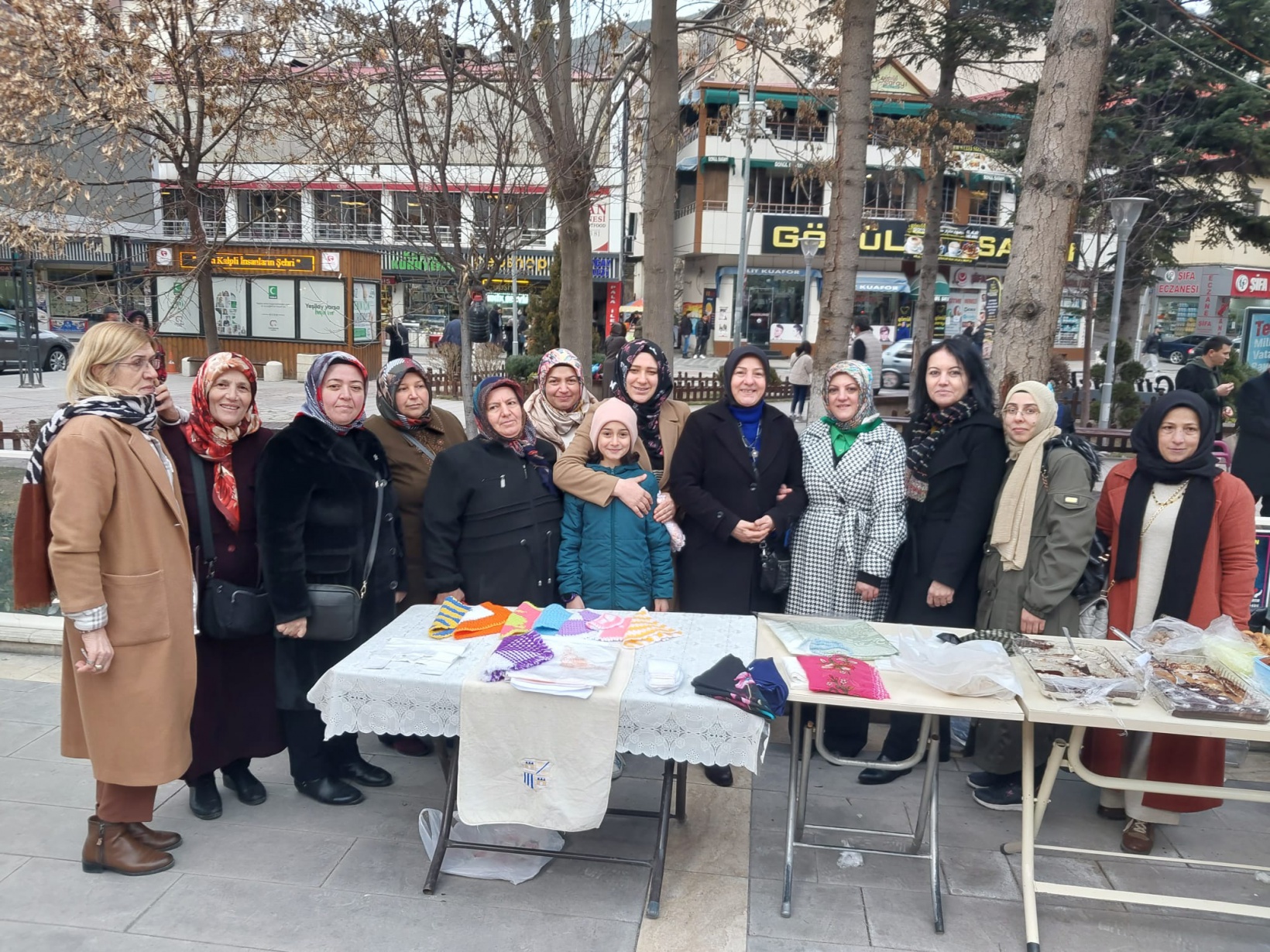 Yunus Emre bebek için yapılan kermese yoğun ilgi 3