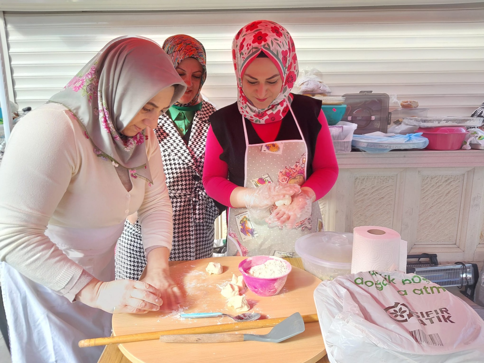 Yunus Emre bebek için yapılan kermese yoğun ilgi 18