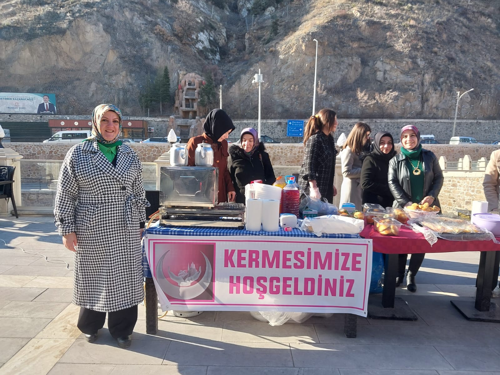 Yunus Emre bebek için yapılan kermese yoğun ilgi 15