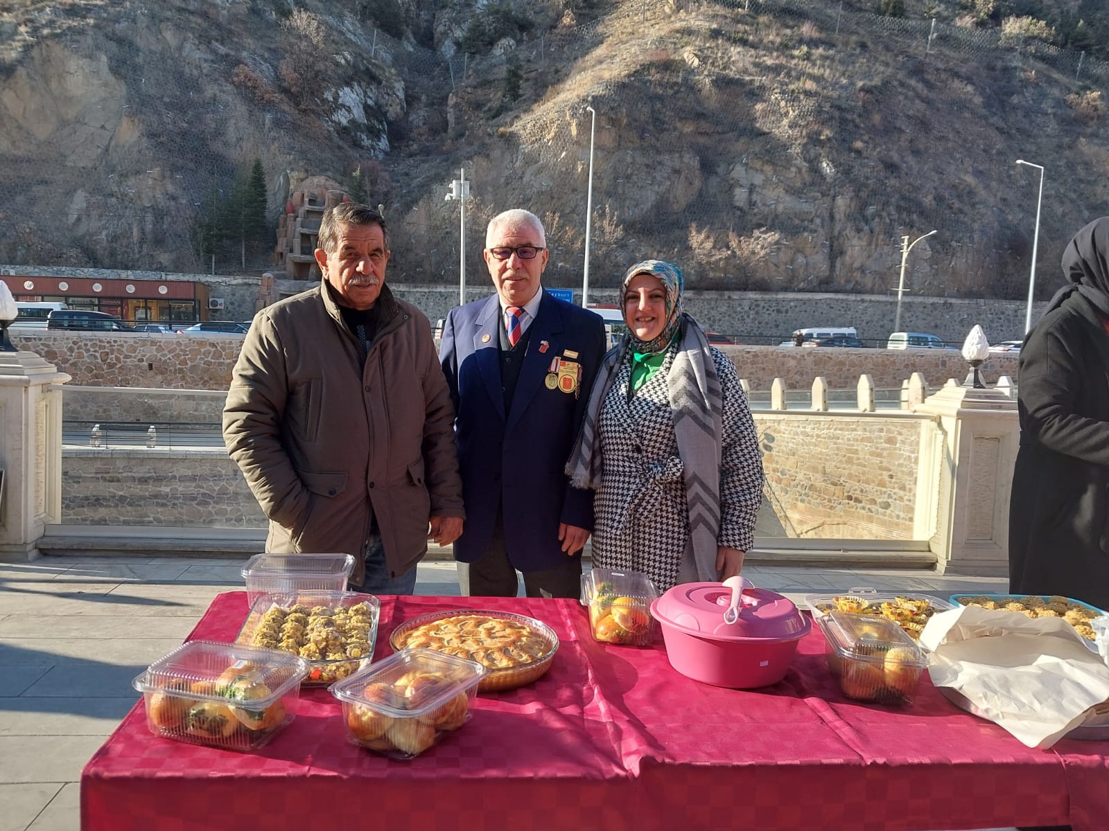 Yunus Emre bebek için yapılan kermese yoğun ilgi 16