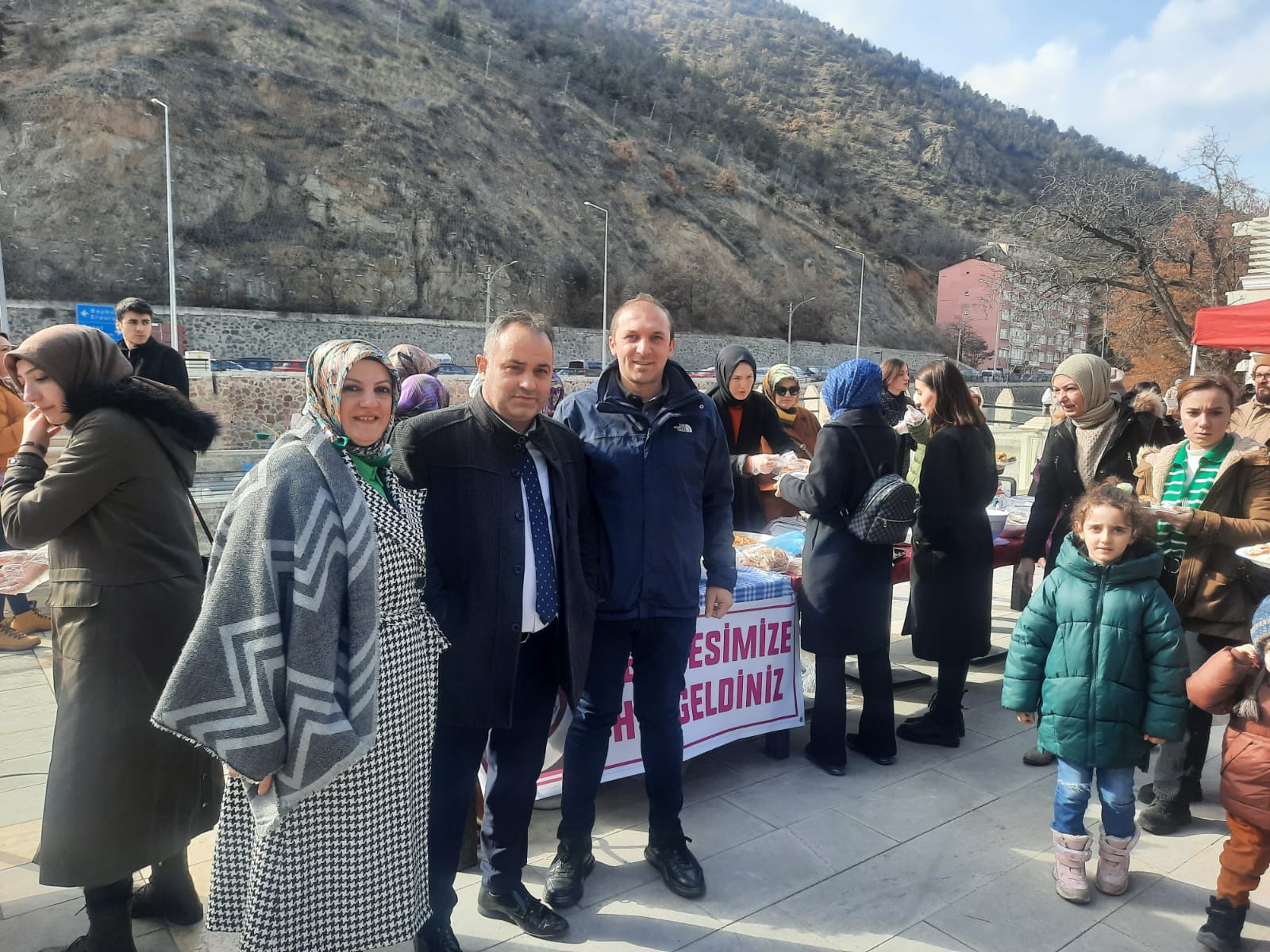 Yunus Emre bebek için yapılan kermese yoğun ilgi 9