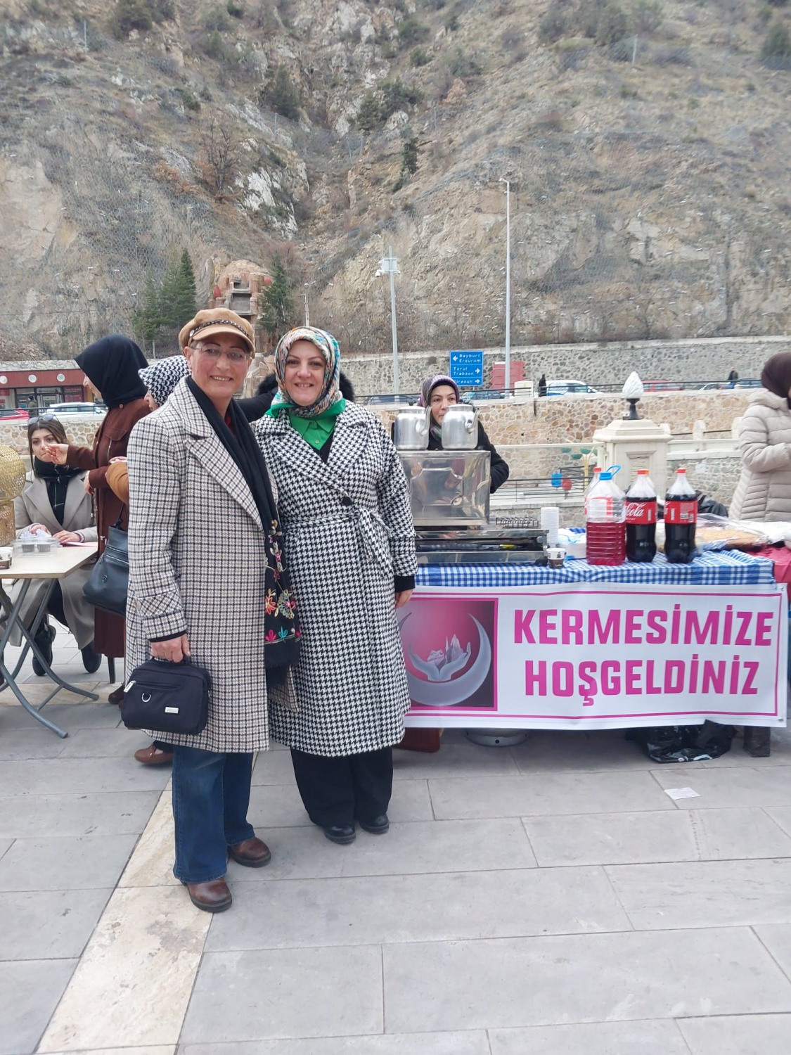 Yunus Emre bebek için yapılan kermese yoğun ilgi 17